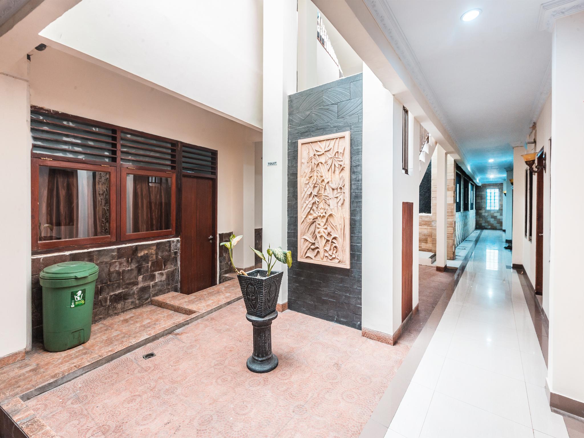 Oyo 1667 Wisma Lux Barkah Τζακάρτα Εξωτερικό φωτογραφία