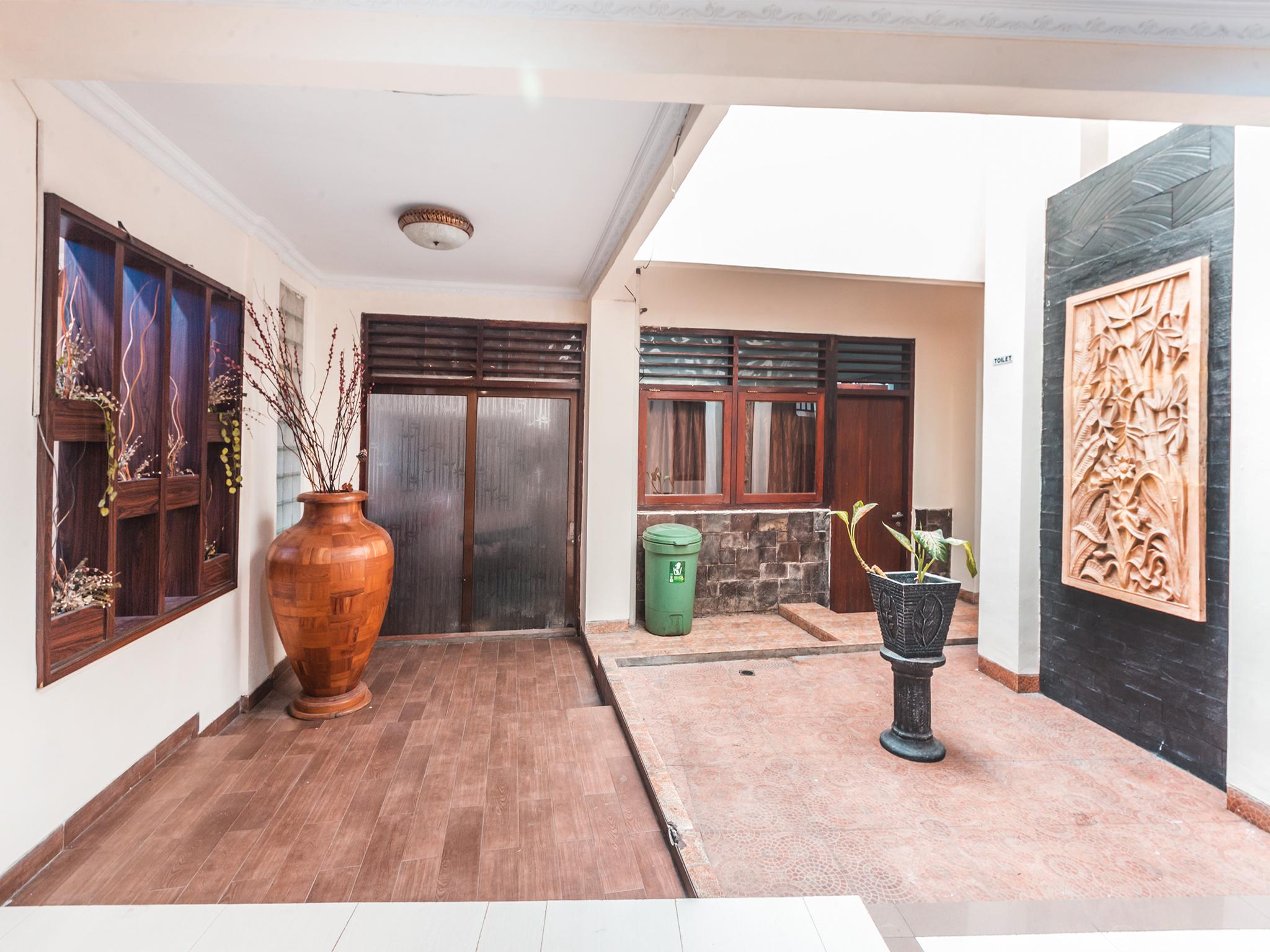 Oyo 1667 Wisma Lux Barkah Τζακάρτα Εξωτερικό φωτογραφία