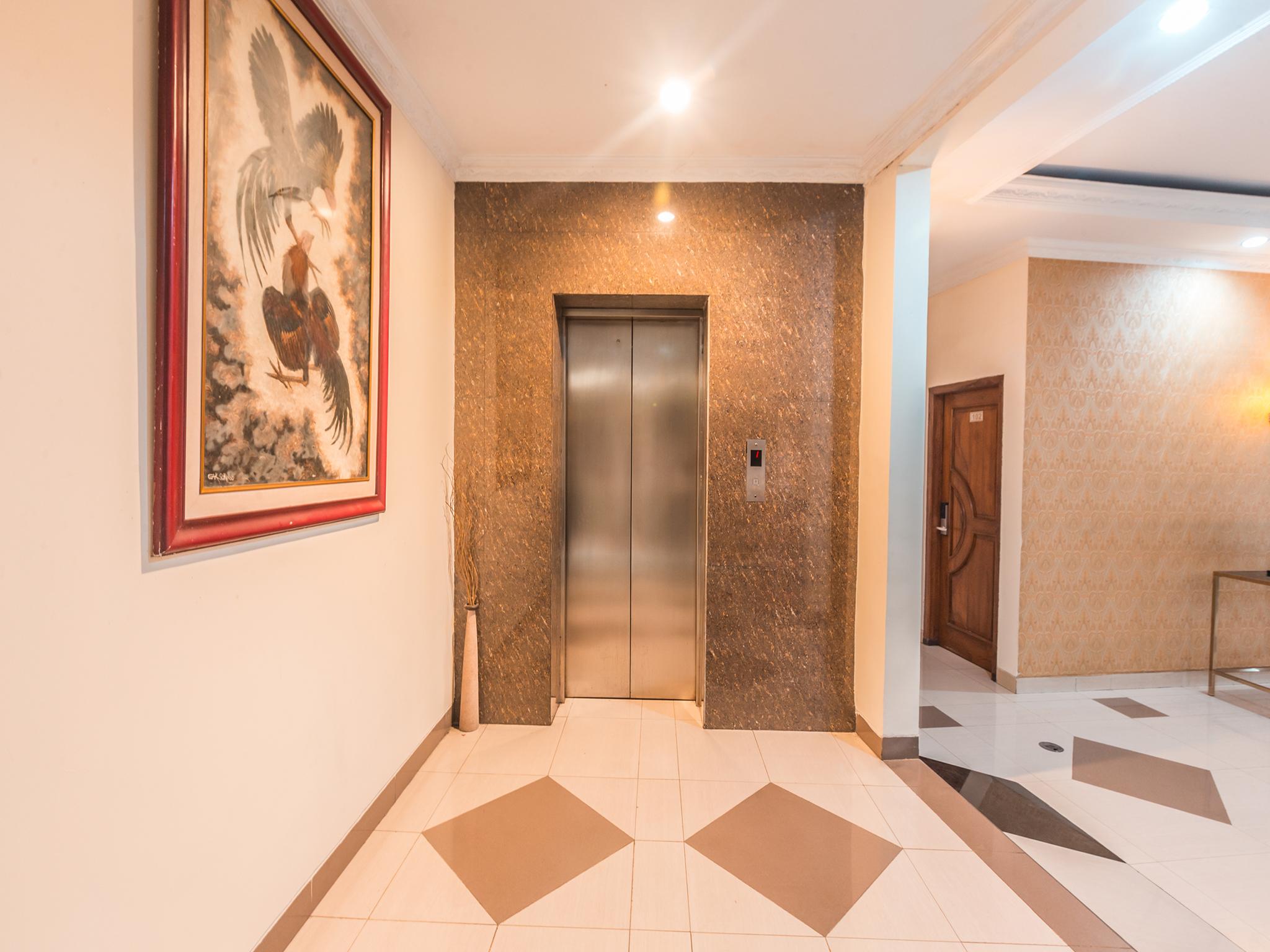 Oyo 1667 Wisma Lux Barkah Τζακάρτα Εξωτερικό φωτογραφία